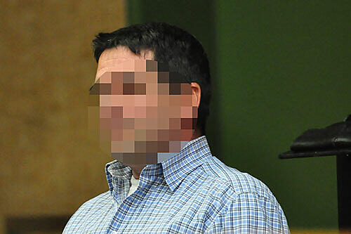 Helmut H. (51) ist der Dorf- Schreck.