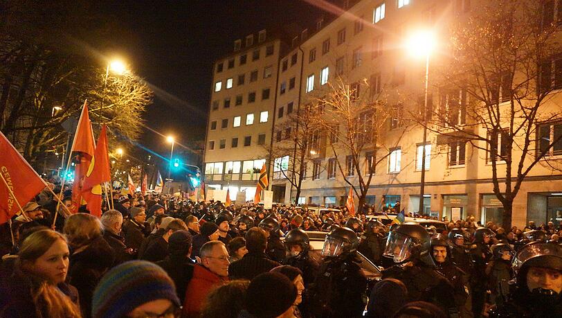 2000 Demonstranten sind am Montag am Sendlinger Tor gegen "Muegida" auf die Straße gegangen. Kommenden Montag sollen es gegen "Bagida" noch mehr werden.