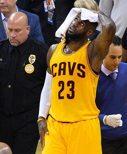 NBA-Star LeBron James von den Cleveland Cavaliers beim Spiel gegen die Golden State Warriors