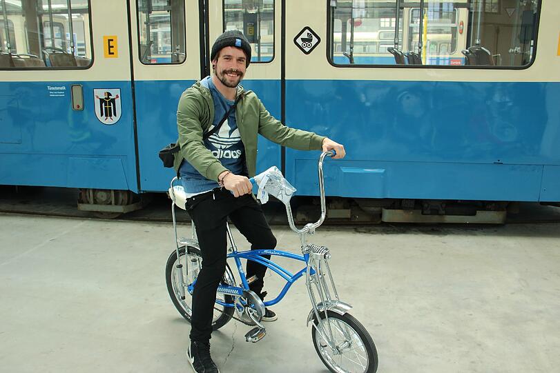 Michael Bamberger, freiberuflicher Fotograf: &bdquo;Eigentlich hatte ich vor, mich auf dieser Auktion nur ein bisschen umzuschauen. Aber jetzt will ich unbedingt dieses Bonanzarad ersteigern, so eines wollte ich schon als Kind haben.&ldquo;