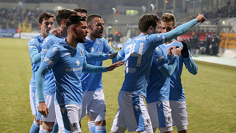 Am Ende jubelten die Löwen dann doch und besiegten den TSV Buchbach mit 2:1. Die Spieler des TSV 1860 in der Einzelkritik.