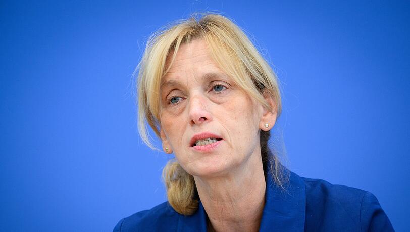 Prien will im kommenden Jahr einen Vorschlag zum Mutterschutz für Selbstständige vorlegen. (Archivbild)