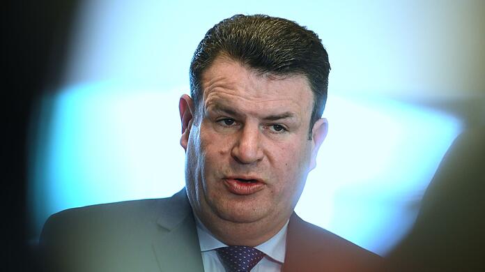 "Auch wer noch nicht perfekt unsere Sprache spricht, kann erfolgreich durchstarten", sagt Arbeitsminister Hubertus Heil (SPD).
