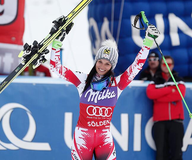 Anna Fenninger könnte zum Start der kommenden Weltcup-Saison im Oktober ihr Comeback geben. Bilder des österreichischen Ski-Stars.