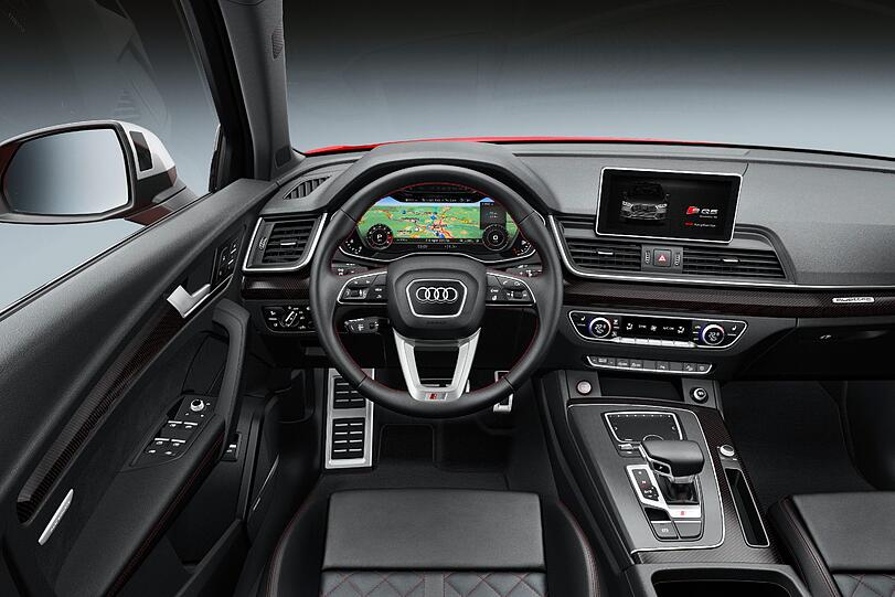 Feine Materialien und ein volldigitales Cockpit kennzeichnen den neuen Audi SQ5.