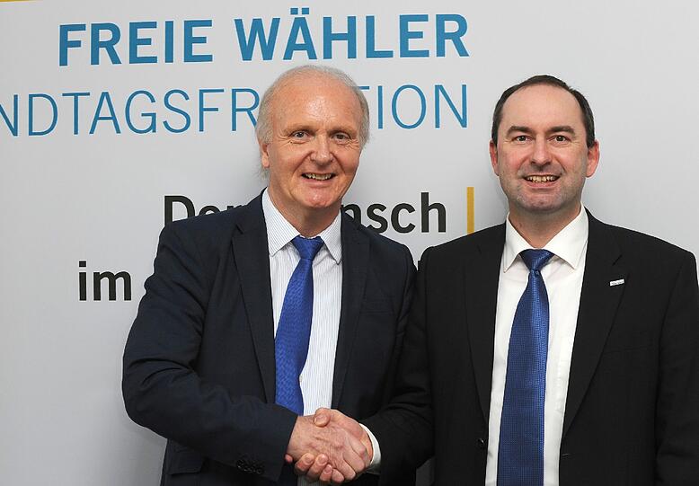 Freie Wähler-Chef Hubert Aiwanger freut sich über das neue Mitglied. Dies bedeute "eine personelle und inhaltliche Stärkung", sagte er.