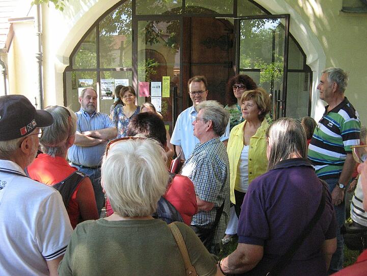 Die Teilnehmer der SPD-Führung bei St. Maria Ramersdorf.