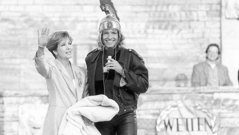 Sie kennen sich seit Jahrzehnten: Carolin Reiber und Thomas Gottschalk im Jahr 1991 bei einer Aufzeichnung der Erfolgs-Show "Wetten, dass...?". Sie kennen sich seit Jahrzehnten: Carolin Reiber und Thomas Gottschalk im Jahr 1991 bei einer Aufzeichnung der Erfolgs-Show "Wetten, dass...?".