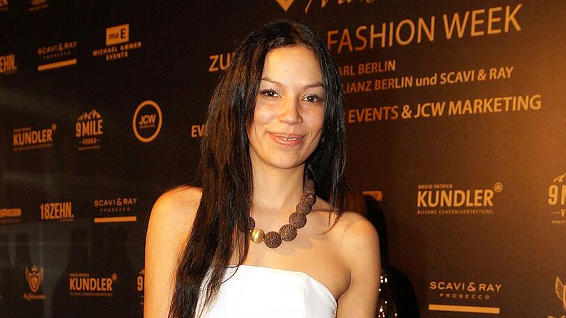 ... Gisele Oppermann. Mal schauen, wie lange es dauert, bis der Realitystar in Tränen ausbricht.