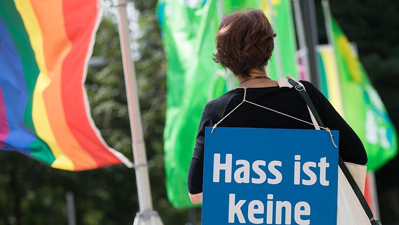 "Es findet hier in Deutschland keine Zensur statt", betonte der stellvertretende Regierungssprecher Steffen Meyer in Berlin. (Symbolbild)