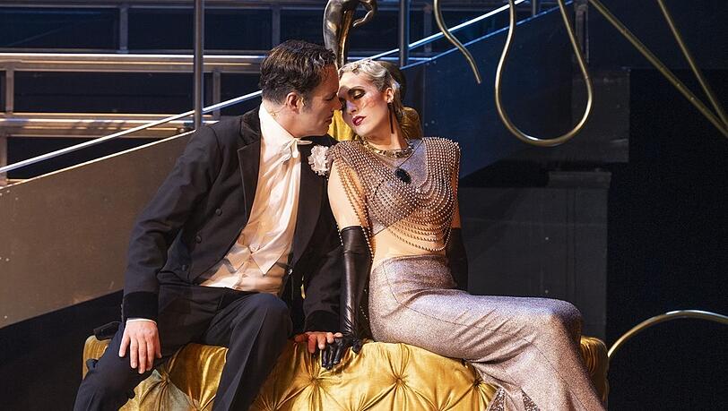 Daniel Prohaska und Andreja Zidaric in "Der Graf von Luxemburg".