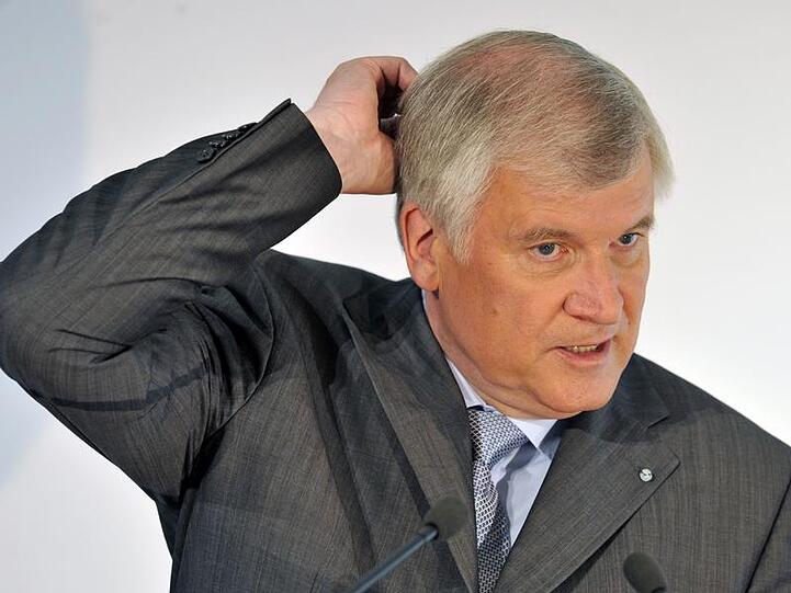 Er sucht mitten im Wahlkampf die Auseinandersetzung mit der Kanzlerin: CSU-Chef Horst Seehofer