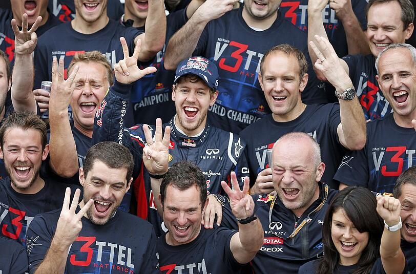 Von den Verlierern zum absoluten Gewinner 2012: Sebastian Vettel wird zum dritten Mal nacheinander Formel-1-Weltmeister.