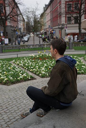 Markus K. (45) am Gärtnerplatz. Obwohl er Vater so vieler Kinder ist, sagt er: &bdquo;Ich bin trotzdem viel allein.&ldquo;