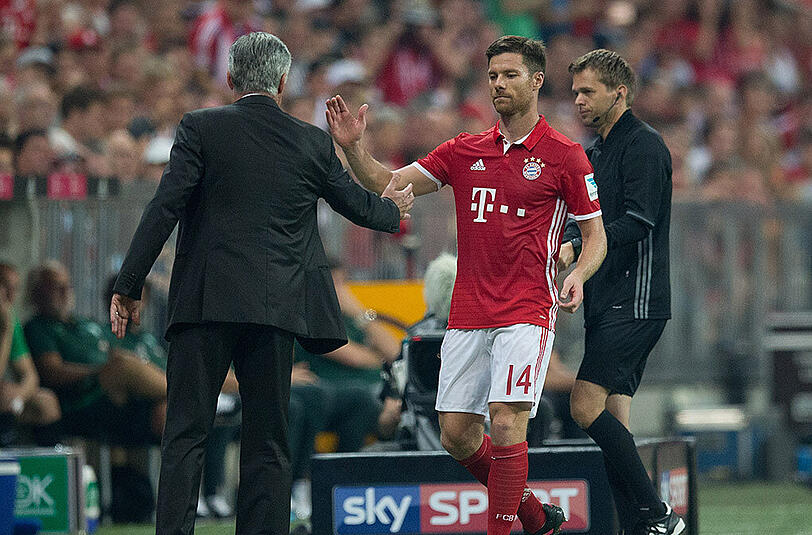 Xabi Alonso Note 4: Der Routinier (34) als Lehrmeister und Aufpasser für Jungspund Sanches. War jedoch selbst gebunden und mit Arbeit in der Rückwärtsbewegung gebunden. Verpatzter Freistoß (13.). Nach 61 Minuten vertraute Ancelotti eher auf Kämpfer Vidal &ndash; Auswechslung.