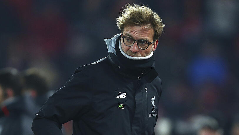 Liverpools Trainer Jürgen Klopp bläst ein scharfer Wind ins Gesicht.