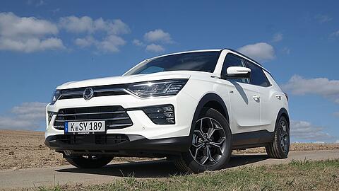 Der neue SsangYong Korando steht selbstbewusst auf bis zu 19 Zoll großen Rädern.