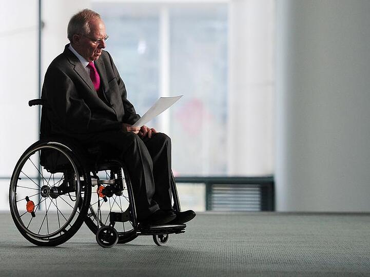 Kritik auf vielen Ebenen: Finanzminister Wolfgang Schäuble bekommt jetzt auch parteiintern Gegenwind wegen seiner Steuerpolitik.