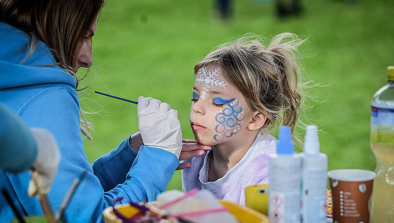 Schminken: F&uuml;r Kinder oft besonders lustig.