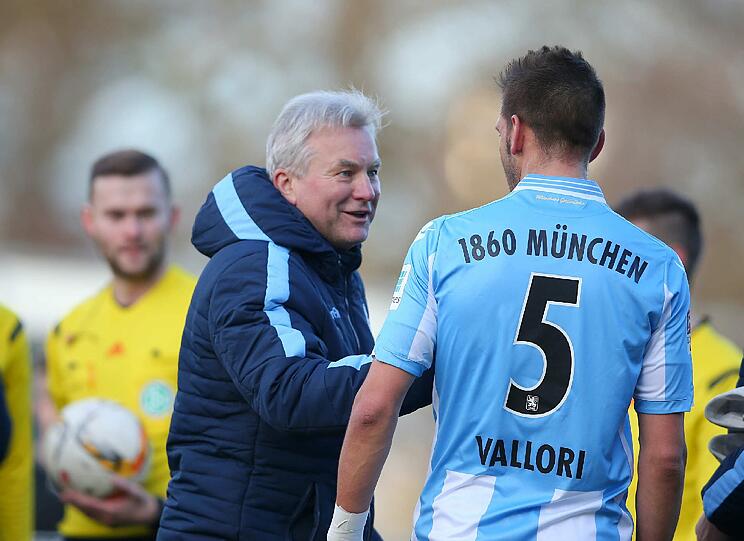 Ungeschlagen durch die Winter-Vorbereitung: Der TSV 1860 und Trainer Benno Möhlmann siegten am Samstag bei Wacker Burghausen mit 5:1.