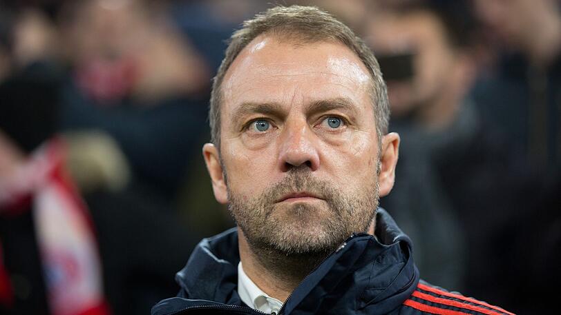 Trainer Hansi Flick muss gegen Wolfsburg auf zahlreiche Stars verzichten.