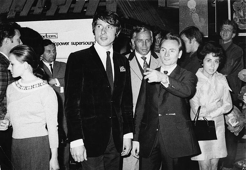 Wolfgang Roucka ist seit 50 Jahren eine Schwabinger Kulturinstanz. Hier eine Auswahl seiner Bilder...