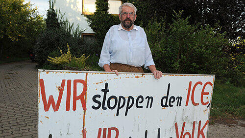 Der Kampf gegen Windmühlen: Frankens Don Quijote Harry Göckel will seit 20 Jahren ein Fünf-Milliarden-Projekt der Bahn verhindern. Sein Vorschlag: eine günstigere Trasse. Der Kampf gegen Windmühlen: Frankens Don Quijote Harry Göckel will seit 20 Jahren ein Fünf-Milliarden-Projekt der Bahn verhindern. Sein Vorschlag: eine günstigere Trasse.