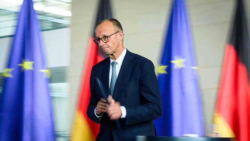 Erstmals behält sich Kanzler Merz konkrete Maßnahmen gegen Israel vor.