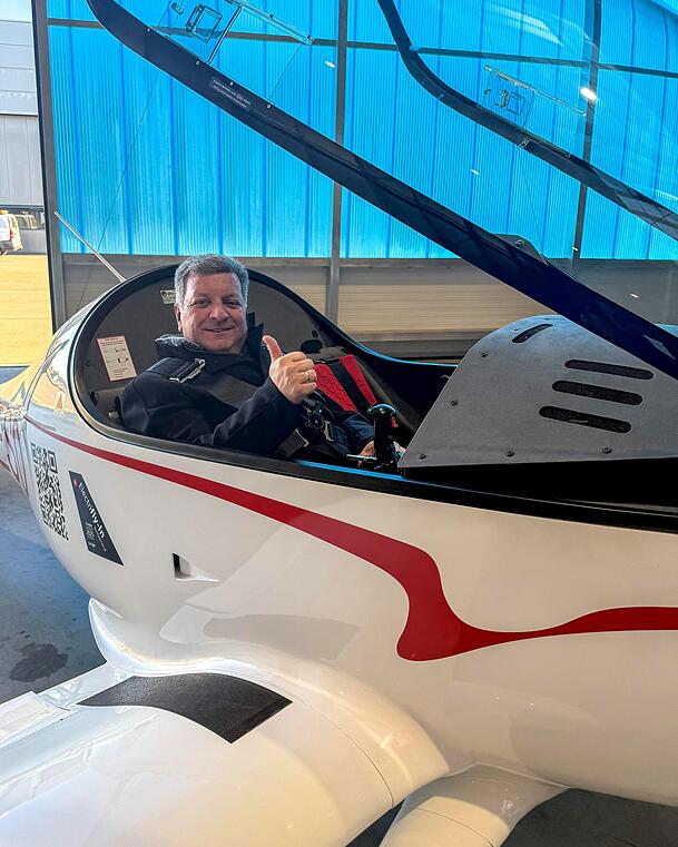 Daumen hoch: Verkehrsminister Christian Bernreiter fühlt sich sichtlich wohl. Daumen hoch: Verkehrsminister Christian Bernreiter fühlt sich sichtlich wohl.