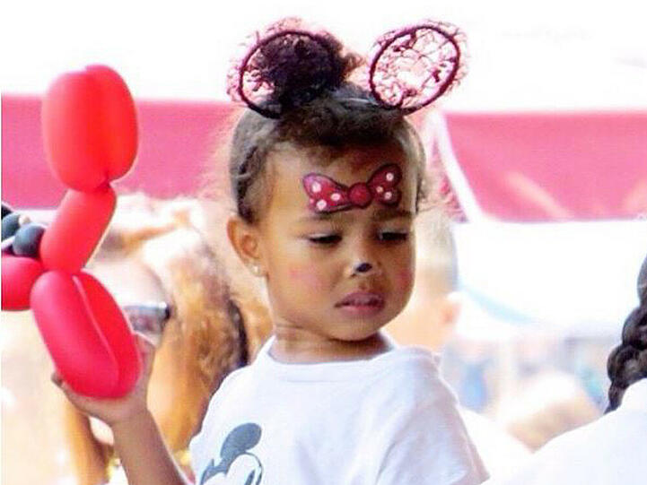 Geburtstagsparty in Disneyland: North West ist ein großer Minnie-Maus-Fan