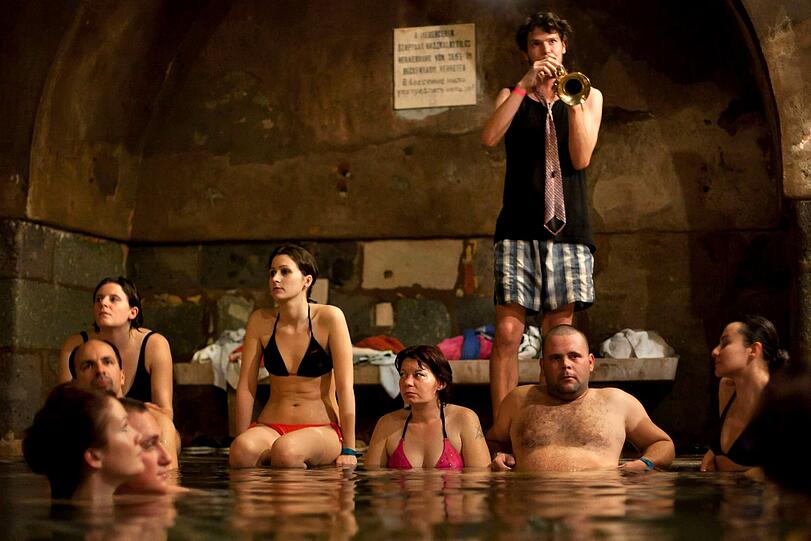 Viel nackte Haut: Bei den 4. "Night of Baths?"in Budepest ging?s wieder richtig heiß her.