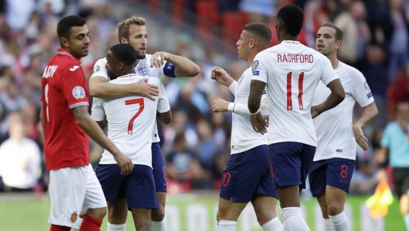 Die Engländer um Harry Kane (3.v.l) konnten gegen Bulgarien jubeln. Die Engländer um Harry Kane (3.v.l) konnten gegen Bulgarien jubeln.