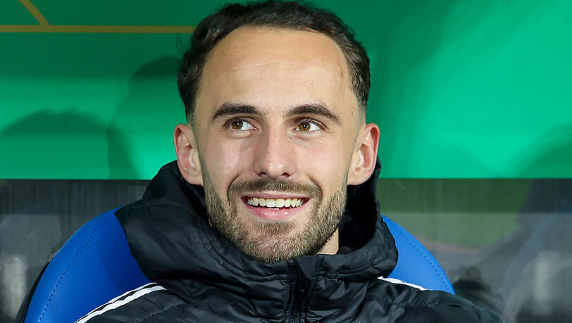 Felix Gebhardt auf der Ersatzbank der deutschen U21-Auswahl beim Länderspiel gegen Spanien im März.