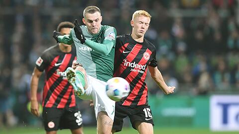 Werders Neu-Nationalspieler Marvin Ducksch (M) zeigte gegen die Eintracht eine starke Leistung.