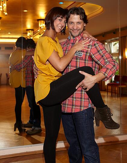 Auch bei "Let's Dance": der Schauspieler Patrick Bach. Er wird unterstützt von der Tänzerin Melissa Ortiz-Gomez.