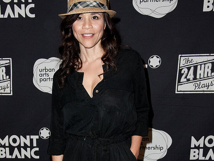 Rosie Perez im lässigen Party-Outfit