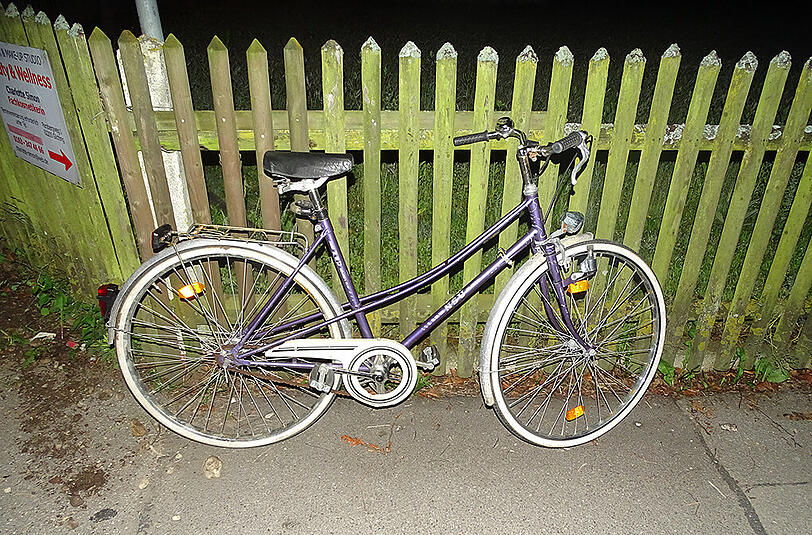 Die Täterinnen hinterließen ein Damenfahrrad.