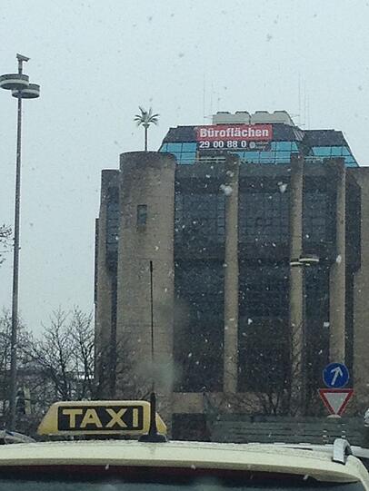... hier hinter dem Altstadtringtunnel.