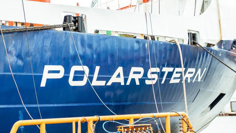Auf dem Forschungsschiff "Polarstern" lassen sich Wissenschaftler ein Jahr lang im Packeis der zentralen Arktis einfrieren. Auf dem Forschungsschiff "Polarstern" lassen sich Wissenschaftler ein Jahr lang im Packeis der zentralen Arktis einfrieren.