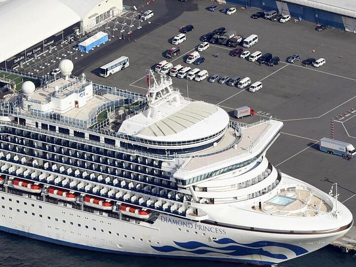An Bord des Kreuzfahrtschiffes breitet sich das Coronavirus weiter aus.
