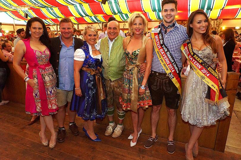 Moderatorin Doris Melchner, Adi Hengstberger, Dani Hengsberger, Axel Munz mit Partnerin Astrid Söll, Mister Bayern 2014 Marco Elflein und Miss Mayern 2014 Julia Wolf.
