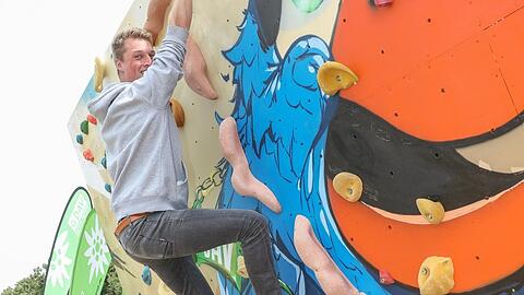 Ganz schön ins Schwitzen kommt AZ-Reporter Andre Spannl beim "Dicken Hans".