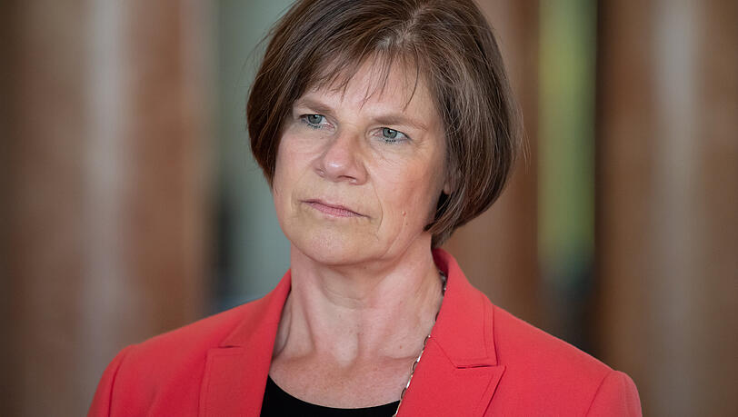 Ulrike Protzer ist Direktorin des Instituts für Virologie an der Technische Universität München (TUM) und am Helmholtz Zentrum München. Ulrike Protzer ist Direktorin des Instituts für Virologie an der Technische Universität München (TUM) und am Helmholtz Zentrum München.