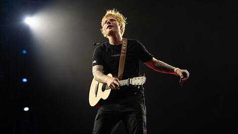 Ed Sheeran braucht nicht viel, um die Menschen zu begeistern.