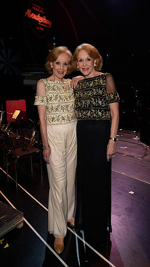Welch Glanz in der Hütte! Die Gala-Gäste Alice und Ellen Kessler.