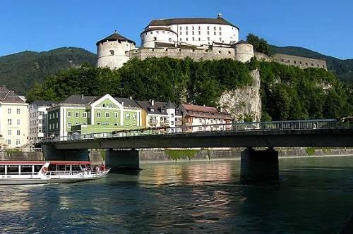 Kufsteins Wahrzeichen die Festung ist so berühmt wie das "Kufsteiner Lied".