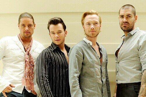 Stephen Gately (zweiter von links) mit Boyzone