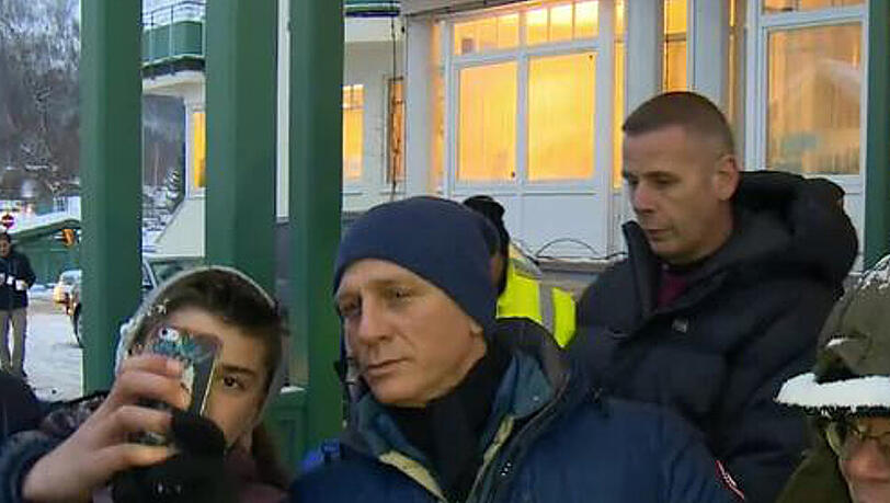 James Bond alias Daniel Craig in seinem Winter-Outfit James Bond alias Daniel Craig in seinem Winter-Outfit