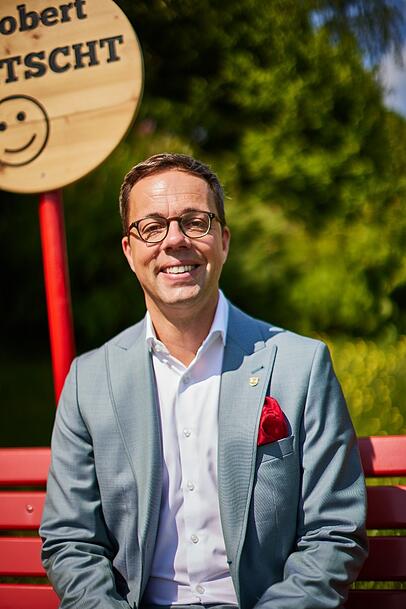 Robert Kühn, erster Bürgermeister in Bad Wiessee, begrüßt die Pläne für das Luxushotel. Robert Kühn, erster Bürgermeister in Bad Wiessee, begrüßt die Pläne für das Luxushotel.