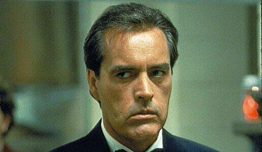 In "Sudden Death" spielte Powers Boothe 1995 den Bösewicht Joshua Foss.